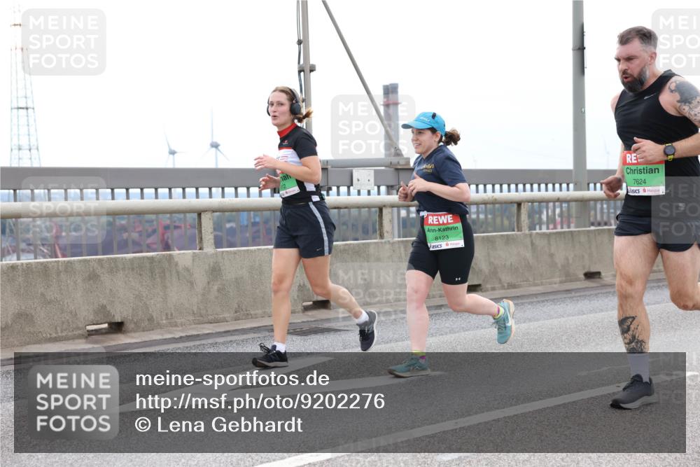 03.10.2025 - Köhlbrandbrückenlauf Lena Gebhardt http://msf.ph/oto/9202276 03.10.2025 15:48:35 Position 2 7624, 8123 meine-sportfotos.de