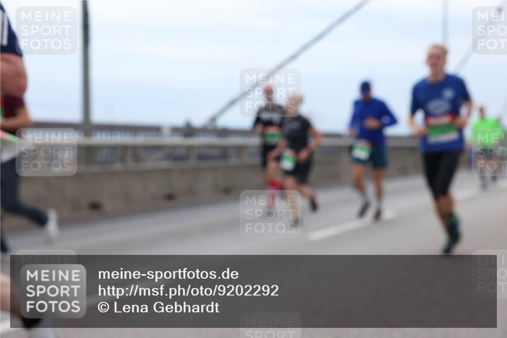 03.10.2025 - Köhlbrandbrückenlauf Lena Gebhardt http://msf.ph/oto/9202292 03.10.2025 15:48:37 Position 2  meine-sportfotos.de