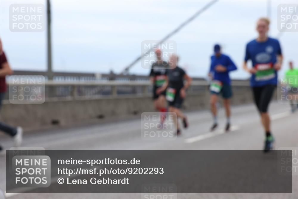 03.10.2025 - Köhlbrandbrückenlauf Lena Gebhardt http://msf.ph/oto/9202293 03.10.2025 15:48:37 Position 2  meine-sportfotos.de