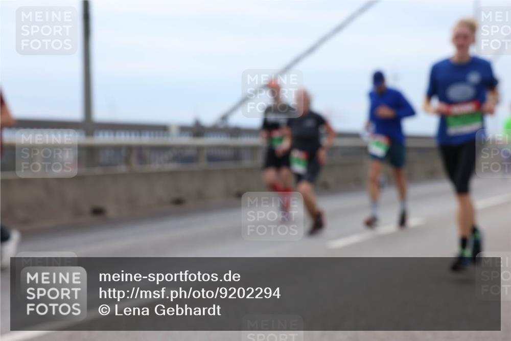 03.10.2025 - Köhlbrandbrückenlauf Lena Gebhardt http://msf.ph/oto/9202294 03.10.2025 15:48:37 Position 2  meine-sportfotos.de