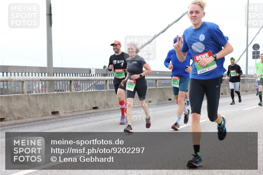 03.10.2025 - Köhlbrandbrückenlauf Lena Gebhardt http://msf.ph/oto/9202297 03.10.2025 15:48:38 Position 2 91, 7592, 291 meine-sportfotos.de