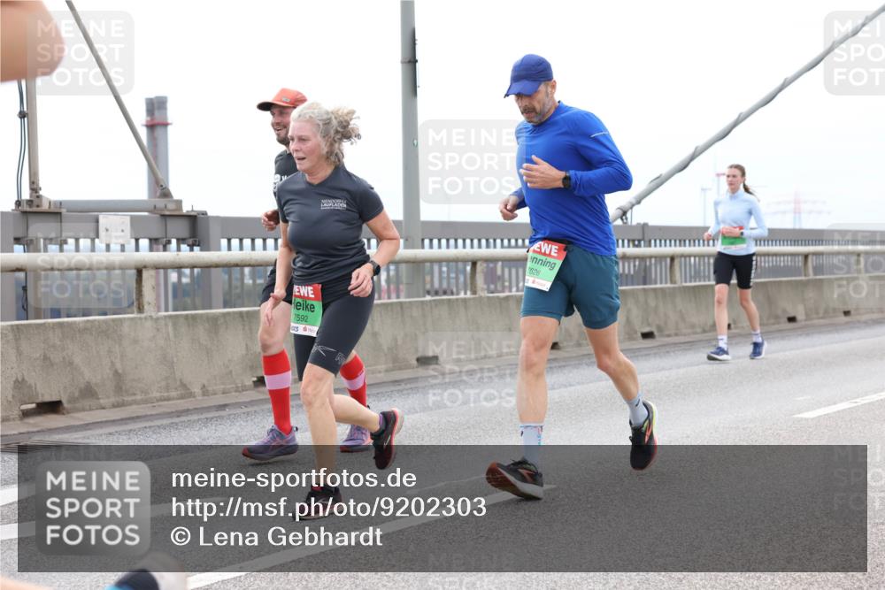 03.10.2025 - Köhlbrandbrückenlauf Lena Gebhardt http://msf.ph/oto/9202303 03.10.2025 15:48:39 Position 2 7592, 7626 meine-sportfotos.de