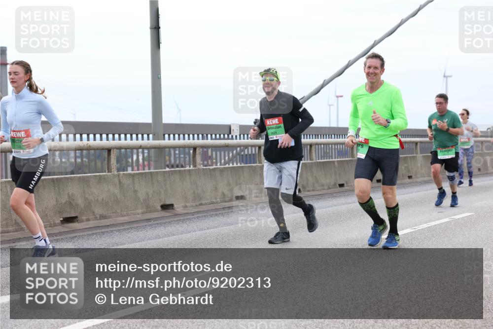 03.10.2025 - Köhlbrandbrückenlauf Lena Gebhardt http://msf.ph/oto/9202313 03.10.2025 15:48:41 Position 2  meine-sportfotos.de
