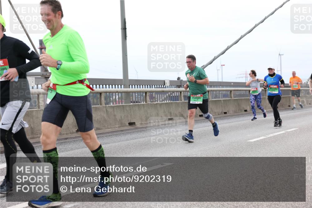 03.10.2025 - Köhlbrandbrückenlauf Lena Gebhardt http://msf.ph/oto/9202319 03.10.2025 15:48:43 Position 2  meine-sportfotos.de
