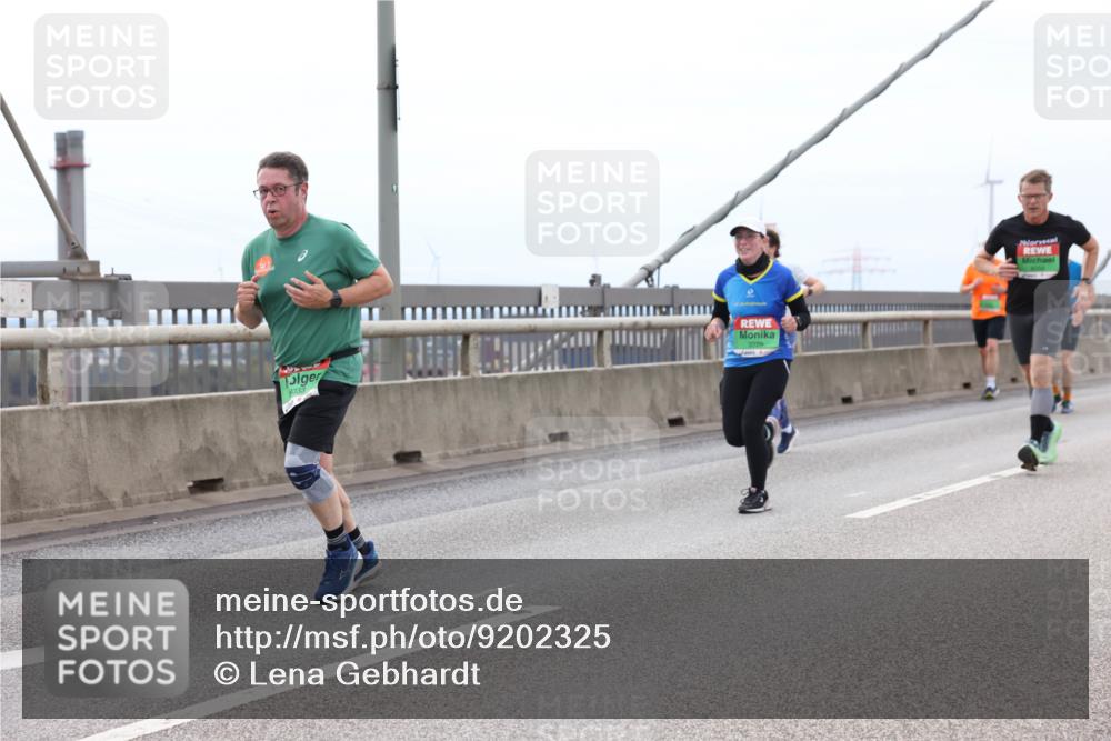 03.10.2025 - Köhlbrandbrückenlauf Lena Gebhardt http://msf.ph/oto/9202325 03.10.2025 15:48:44 Position 2 033, 9229 meine-sportfotos.de