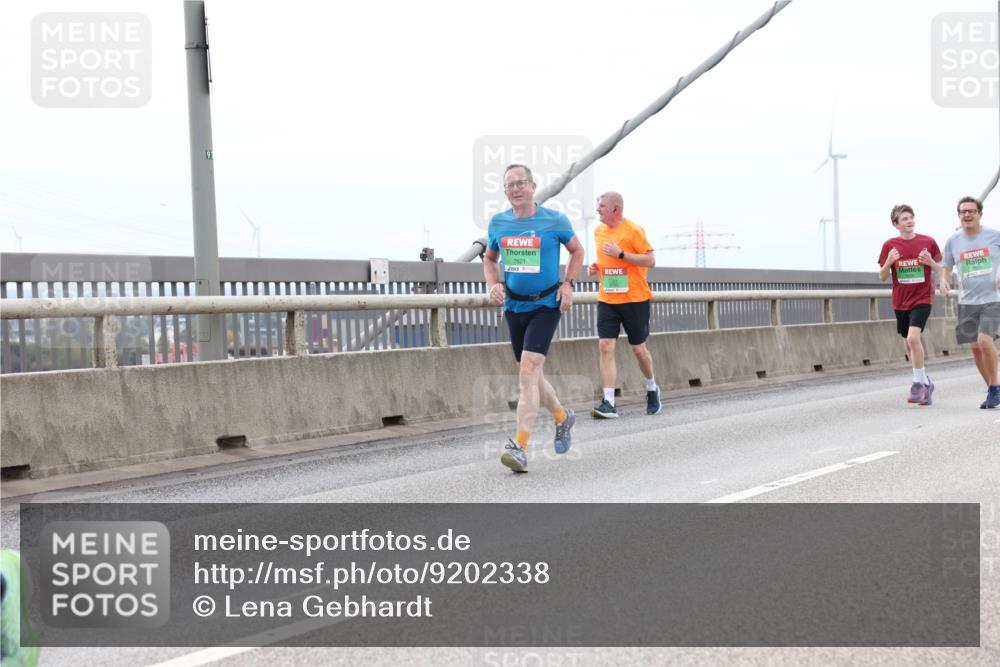 03.10.2025 - Köhlbrandbrückenlauf Lena Gebhardt http://msf.ph/oto/9202338 03.10.2025 15:48:47 Position 2 91, 7621 meine-sportfotos.de