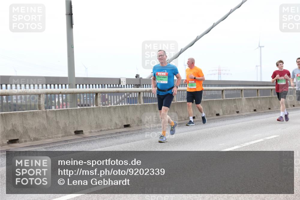 03.10.2025 - Köhlbrandbrückenlauf Lena Gebhardt http://msf.ph/oto/9202339 03.10.2025 15:48:47 Position 2 91, 7621 meine-sportfotos.de