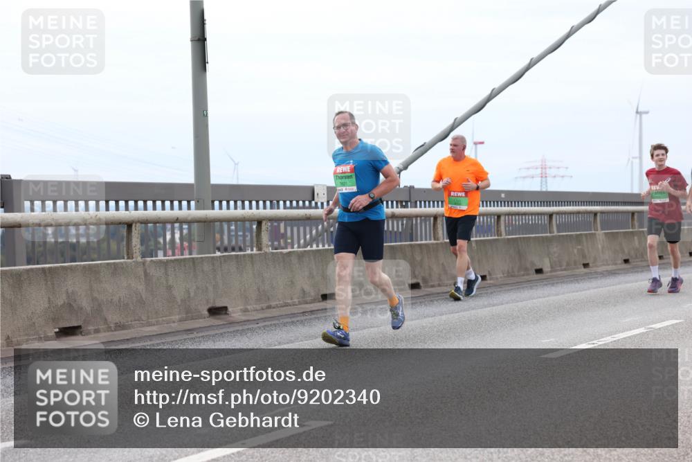 03.10.2025 - Köhlbrandbrückenlauf Lena Gebhardt http://msf.ph/oto/9202340 03.10.2025 15:48:47 Position 2 91, 7621 meine-sportfotos.de