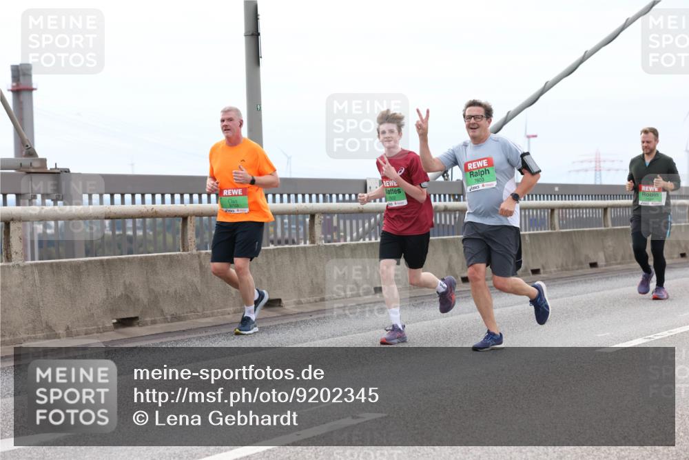 03.10.2025 - Köhlbrandbrückenlauf Lena Gebhardt http://msf.ph/oto/9202345 03.10.2025 15:48:49 Position 2 9703, 7602, 7603 meine-sportfotos.de