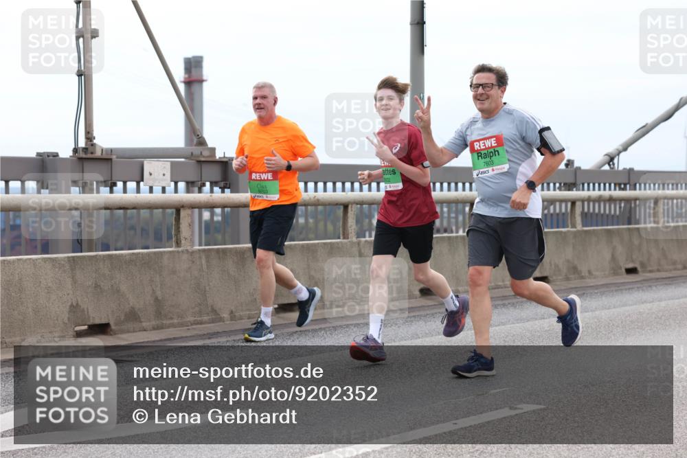 03.10.2025 - Köhlbrandbrückenlauf Lena Gebhardt http://msf.ph/oto/9202352 03.10.2025 15:48:50 Position 2 9703, 7603 meine-sportfotos.de