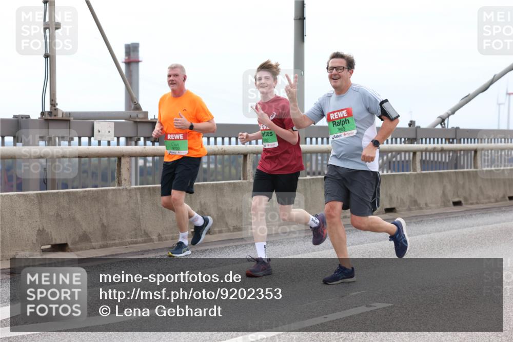 03.10.2025 - Köhlbrandbrückenlauf Lena Gebhardt http://msf.ph/oto/9202353 03.10.2025 15:48:50 Position 2 9703, 1602, 7603 meine-sportfotos.de
