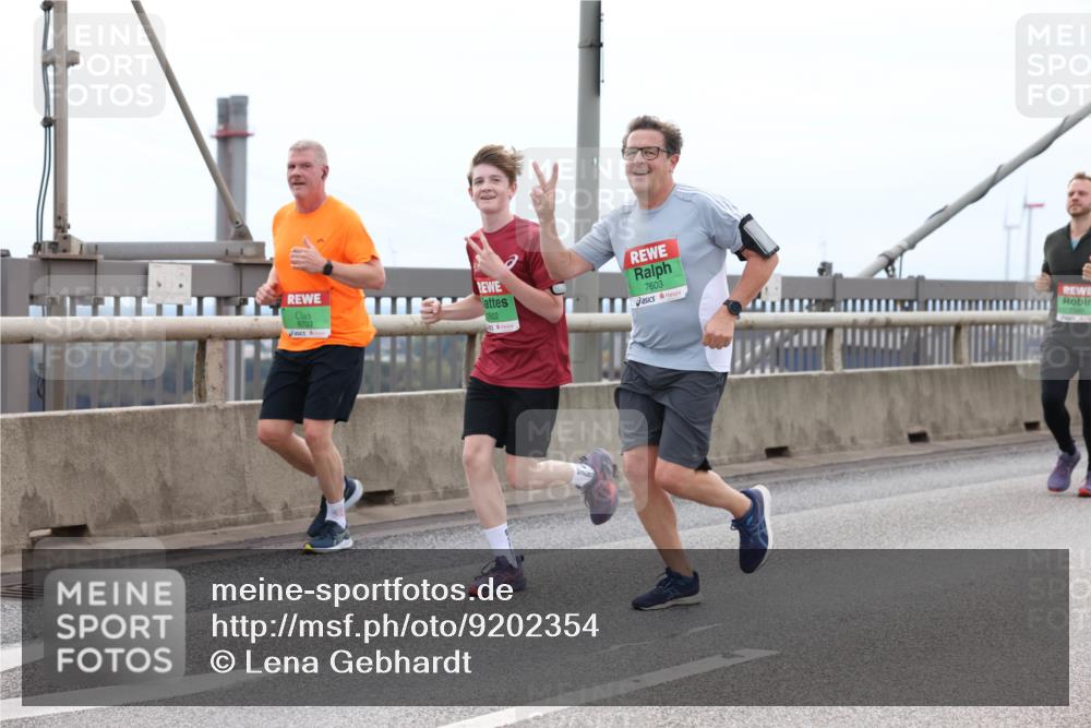 03.10.2025 - Köhlbrandbrückenlauf Lena Gebhardt http://msf.ph/oto/9202354 03.10.2025 15:48:50 Position 2 9703, 7603 meine-sportfotos.de