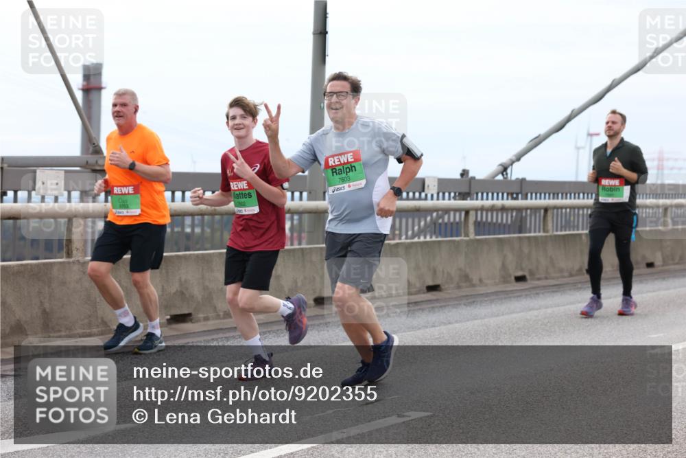 03.10.2025 - Köhlbrandbrückenlauf Lena Gebhardt http://msf.ph/oto/9202355 03.10.2025 15:48:50 Position 2 7602, 7603, 9703 meine-sportfotos.de