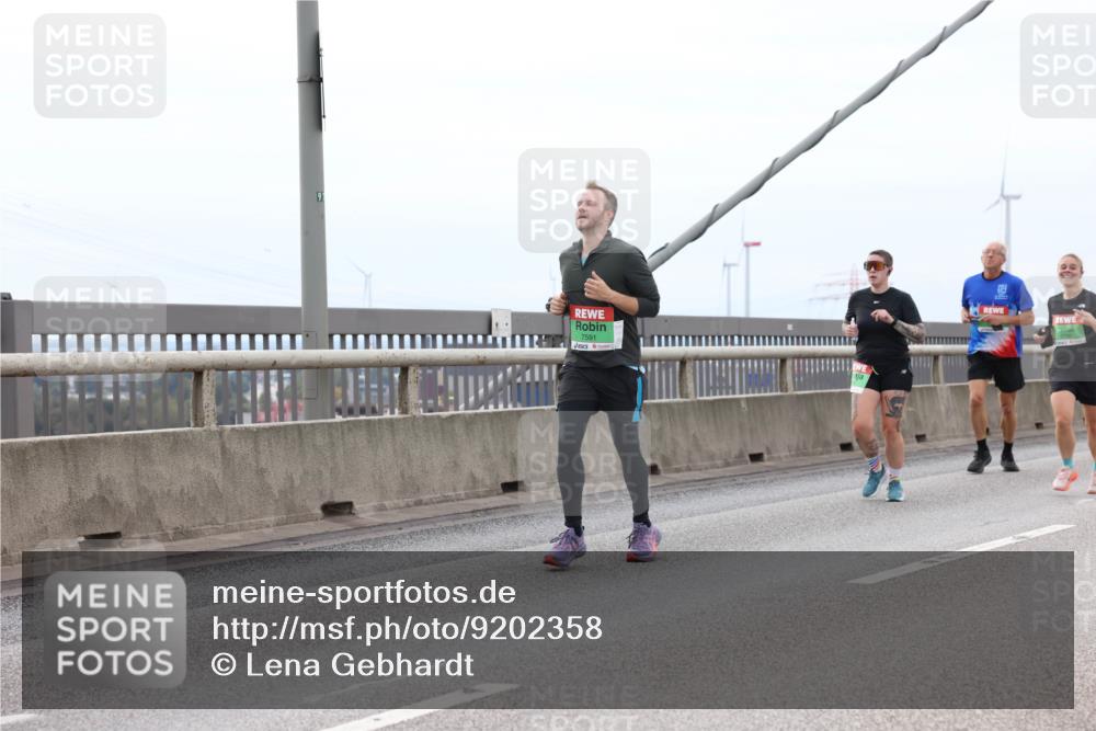 03.10.2025 - Köhlbrandbrückenlauf Lena Gebhardt http://msf.ph/oto/9202358 03.10.2025 15:48:51 Position 2 91, 7591 meine-sportfotos.de