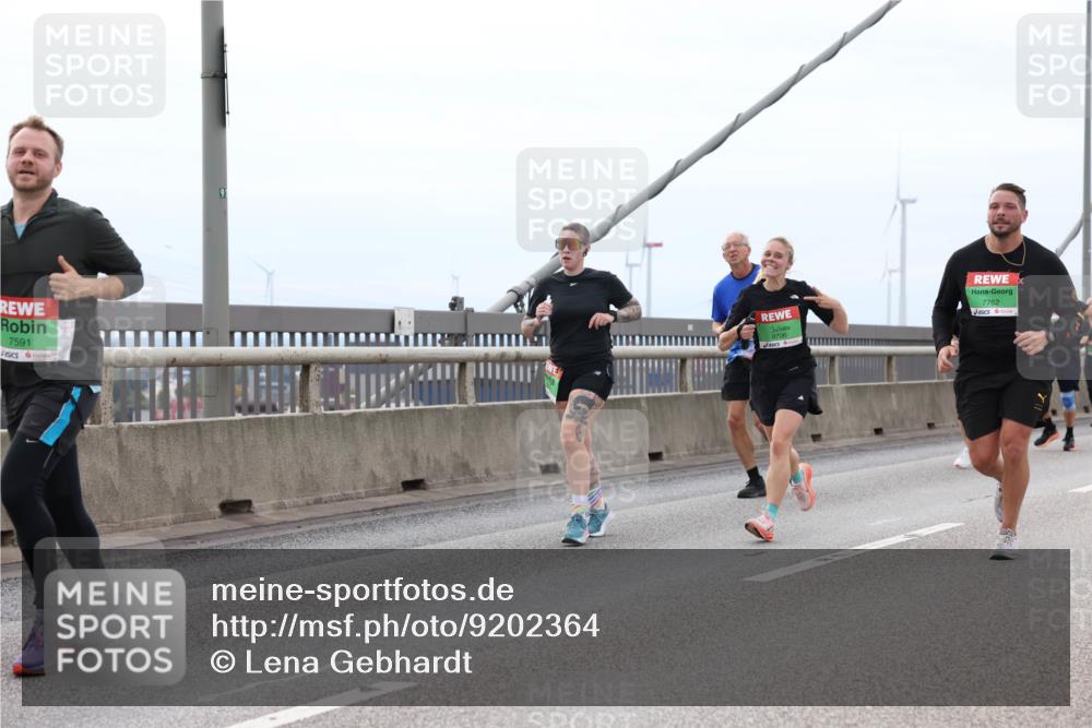 03.10.2025 - Köhlbrandbrückenlauf Lena Gebhardt http://msf.ph/oto/9202364 03.10.2025 15:48:52 Position 2 7591, 91, 9706, 7762 meine-sportfotos.de