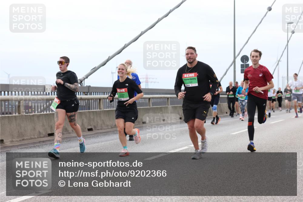 03.10.2025 - Köhlbrandbrückenlauf Lena Gebhardt http://msf.ph/oto/9202366 03.10.2025 15:48:52 Position 2 9706, 7762 meine-sportfotos.de