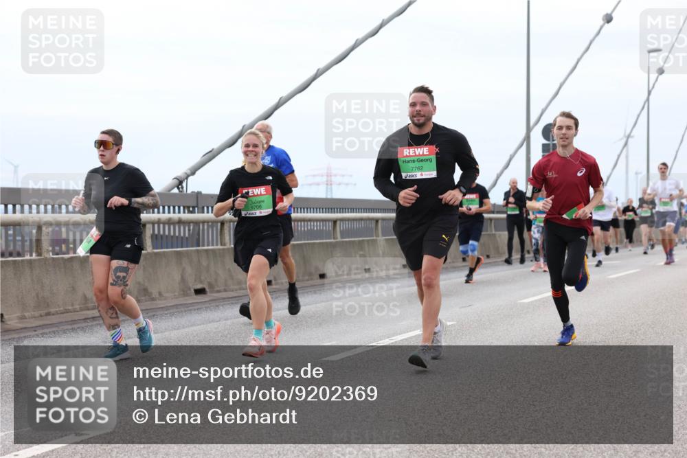 03.10.2025 - Köhlbrandbrückenlauf Lena Gebhardt http://msf.ph/oto/9202369 03.10.2025 15:48:53 Position 2 9706, 7762 meine-sportfotos.de