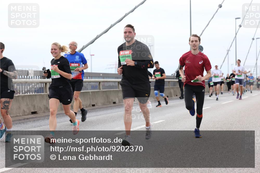 03.10.2025 - Köhlbrandbrückenlauf Lena Gebhardt http://msf.ph/oto/9202370 03.10.2025 15:48:53 Position 2 9706, 77 meine-sportfotos.de