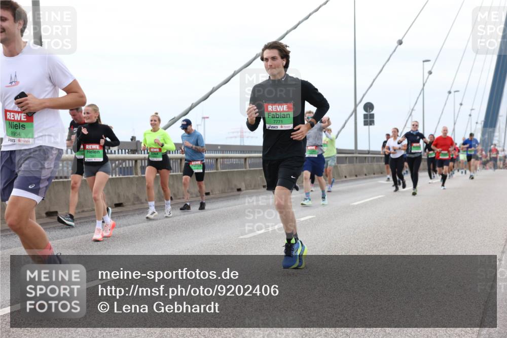 03.10.2025 - Köhlbrandbrückenlauf Lena Gebhardt http://msf.ph/oto/9202406 03.10.2025 15:49:00 Position 2 8954, 7517, 7771 meine-sportfotos.de