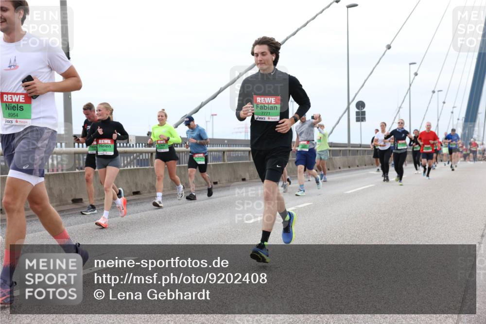 03.10.2025 - Köhlbrandbrückenlauf Lena Gebhardt http://msf.ph/oto/9202408 03.10.2025 15:49:00 Position 2 8954, 7517, 7771 meine-sportfotos.de