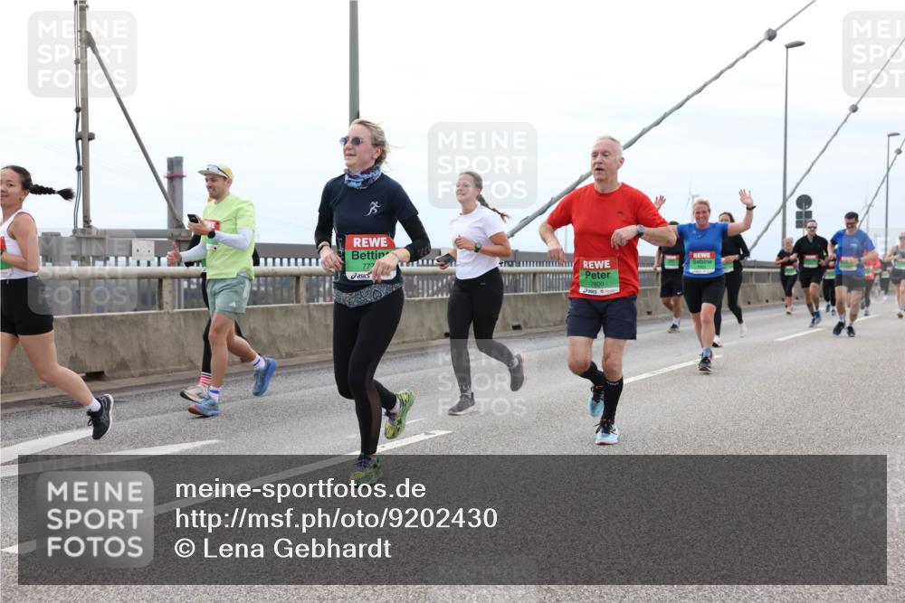 03.10.2025 - Köhlbrandbrückenlauf Lena Gebhardt http://msf.ph/oto/9202430 03.10.2025 15:49:04 Position 2 777, 7800 meine-sportfotos.de