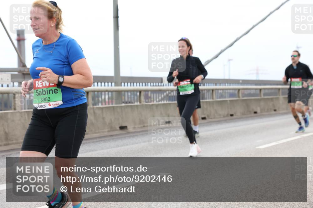 03.10.2025 - Köhlbrandbrückenlauf Lena Gebhardt http://msf.ph/oto/9202446 03.10.2025 15:49:07 Position 2 8983 meine-sportfotos.de