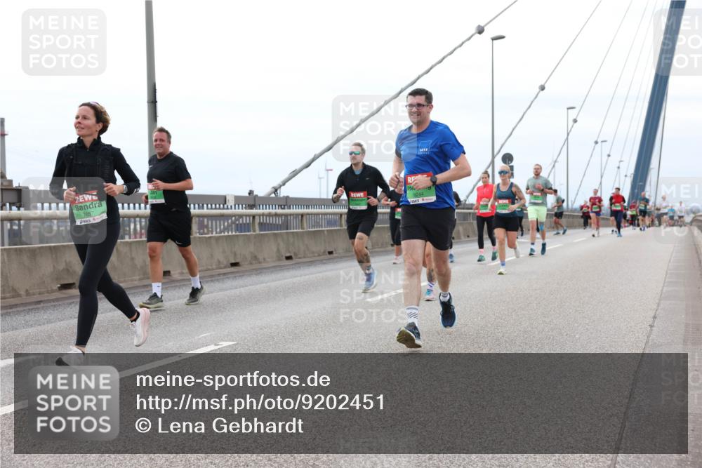 03.10.2025 - Köhlbrandbrückenlauf Lena Gebhardt http://msf.ph/oto/9202451 03.10.2025 15:49:07 Position 2 7657, 9244 meine-sportfotos.de