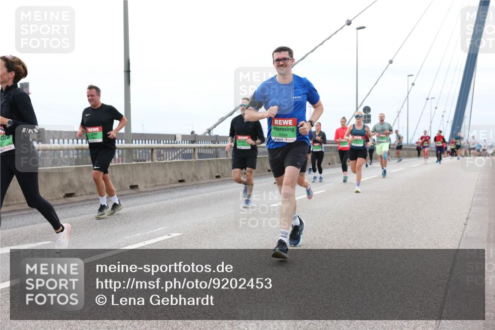 03.10.2025 - Köhlbrandbrückenlauf Lena Gebhardt http://msf.ph/oto/9202453 03.10.2025 15:49:08 Position 2 5, 9244 meine-sportfotos.de