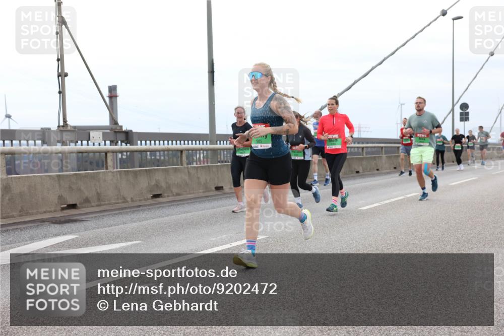03.10.2025 - Köhlbrandbrückenlauf Lena Gebhardt http://msf.ph/oto/9202472 03.10.2025 15:49:10 Position 2  meine-sportfotos.de