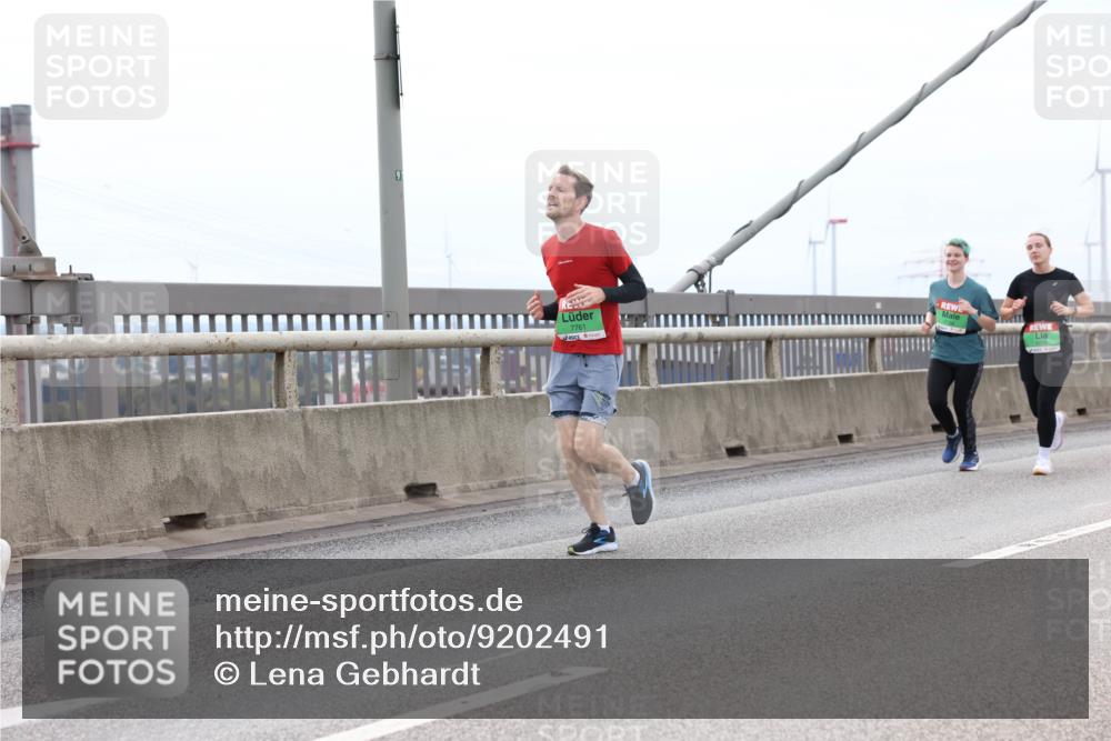 03.10.2025 - Köhlbrandbrückenlauf Lena Gebhardt http://msf.ph/oto/9202491 03.10.2025 15:49:13 Position 2  meine-sportfotos.de