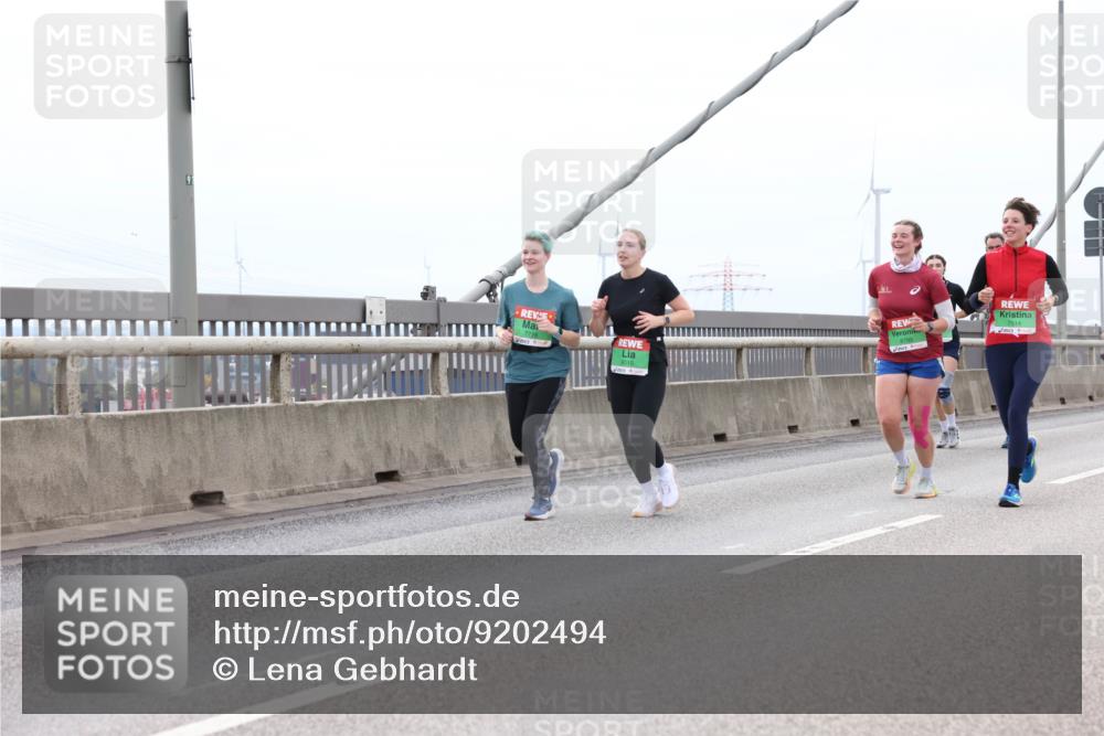 03.10.2025 - Köhlbrandbrückenlauf Lena Gebhardt http://msf.ph/oto/9202494 03.10.2025 15:49:15 Position 2 91, 7716, 9015 meine-sportfotos.de