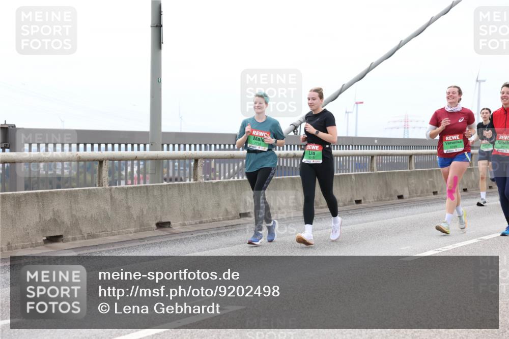 03.10.2025 - Köhlbrandbrückenlauf Lena Gebhardt http://msf.ph/oto/9202498 03.10.2025 15:49:15 Position 2 91, 7716, 9015, 8799, 7514 meine-sportfotos.de