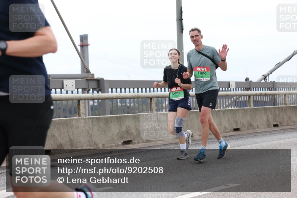 03.10.2025 - Köhlbrandbrückenlauf Lena Gebhardt http://msf.ph/oto/9202508 03.10.2025 15:49:19 Position 2 6041, 7252, 7253 meine-sportfotos.de