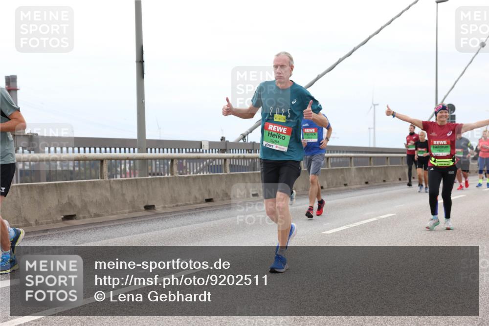 03.10.2025 - Köhlbrandbrückenlauf Lena Gebhardt http://msf.ph/oto/9202511 03.10.2025 15:49:20 Position 2 2, 025, 9284, 1037 meine-sportfotos.de