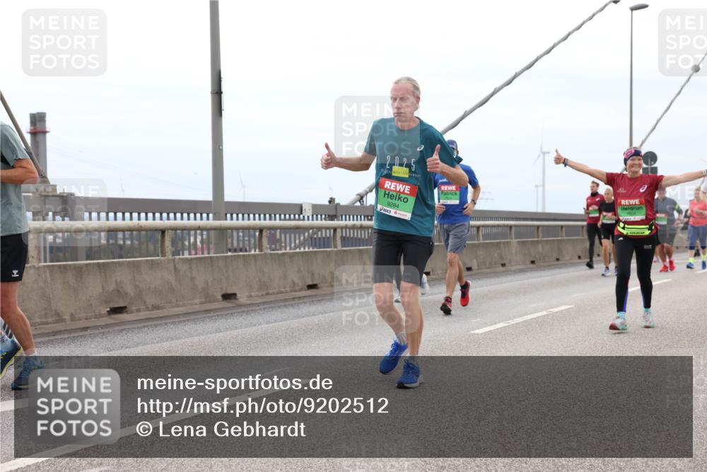 03.10.2025 - Köhlbrandbrückenlauf Lena Gebhardt http://msf.ph/oto/9202512 03.10.2025 15:49:20 Position 2 2, 025, 9284 meine-sportfotos.de