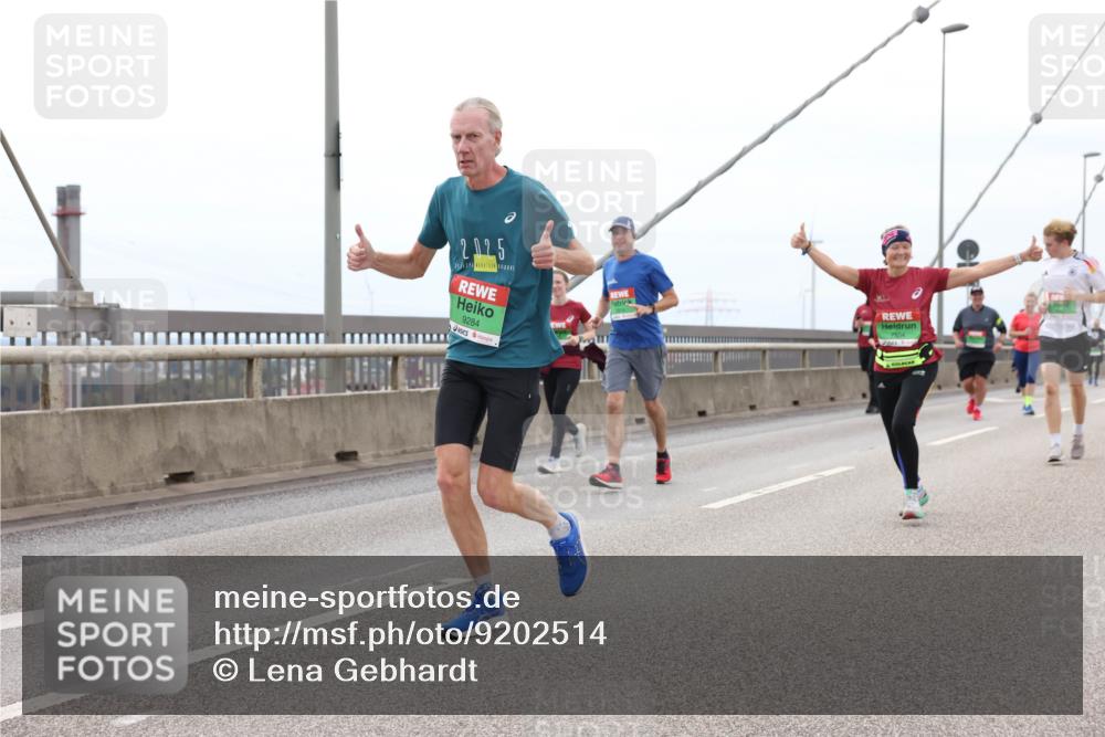 03.10.2025 - Köhlbrandbrückenlauf Lena Gebhardt http://msf.ph/oto/9202514 03.10.2025 15:49:21 Position 2 202, 5, 9284 meine-sportfotos.de