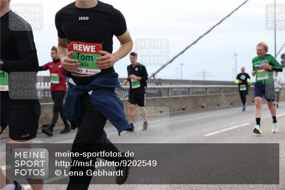 03.10.2025 - Köhlbrandbrückenlauf Lena Gebhardt http://msf.ph/oto/9202549 03.10.2025 15:49:29 Position 2 404 meine-sportfotos.de
