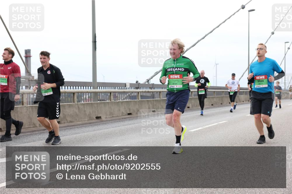 03.10.2025 - Köhlbrandbrückenlauf Lena Gebhardt http://msf.ph/oto/9202555 03.10.2025 15:49:30 Position 2 9131, 8063, 9731, 9611 meine-sportfotos.de
