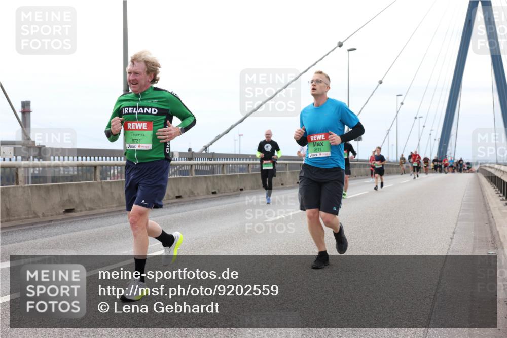03.10.2025 - Köhlbrandbrückenlauf Lena Gebhardt http://msf.ph/oto/9202559 03.10.2025 15:49:31 Position 2 9731, 9611 meine-sportfotos.de