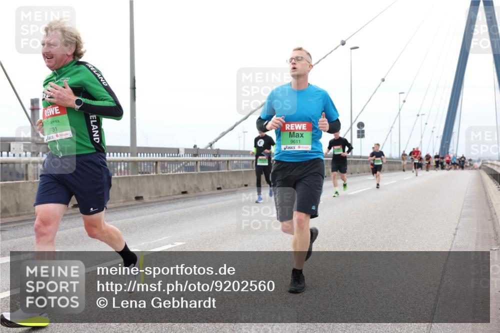 03.10.2025 - Köhlbrandbrückenlauf Lena Gebhardt http://msf.ph/oto/9202560 03.10.2025 15:49:31 Position 2 9731, 9611 meine-sportfotos.de