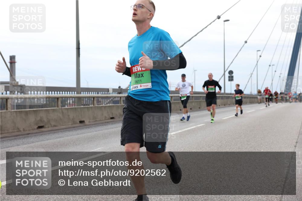 03.10.2025 - Köhlbrandbrückenlauf Lena Gebhardt http://msf.ph/oto/9202562 03.10.2025 15:49:32 Position 2 9611 meine-sportfotos.de