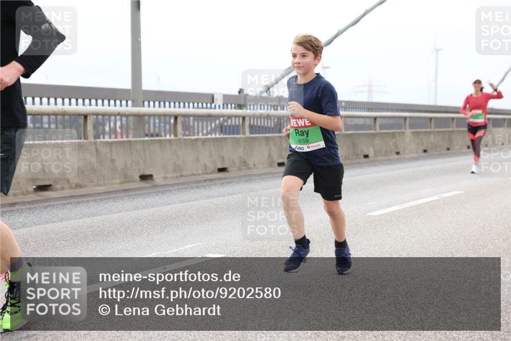 03.10.2025 - Köhlbrandbrückenlauf Lena Gebhardt http://msf.ph/oto/9202580 03.10.2025 15:49:35 Position 2 9159 meine-sportfotos.de