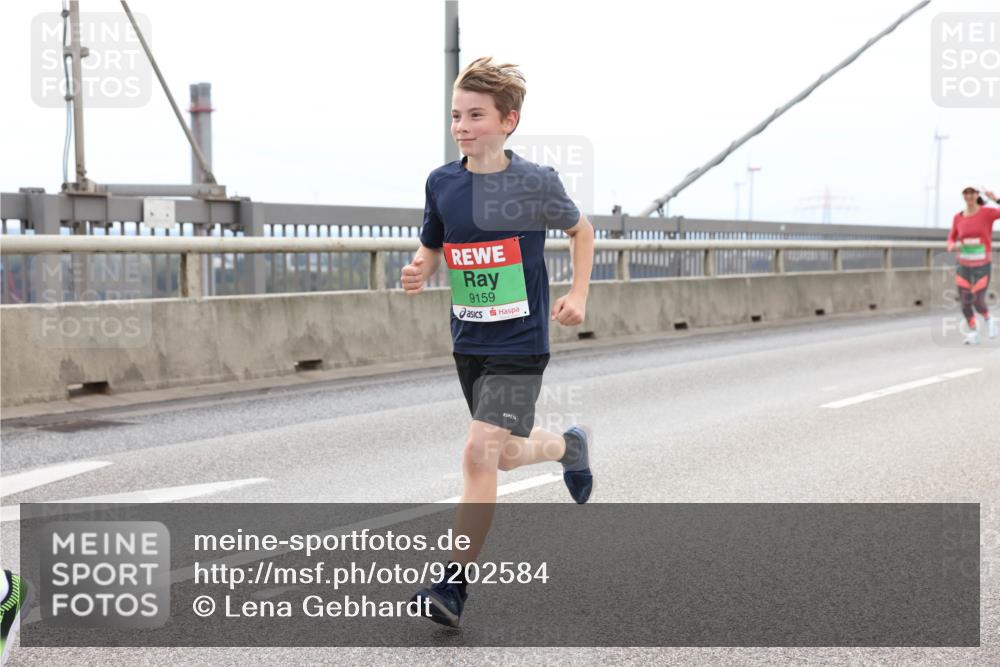 03.10.2025 - Köhlbrandbrückenlauf Lena Gebhardt http://msf.ph/oto/9202584 03.10.2025 15:49:35 Position 2 9159 meine-sportfotos.de