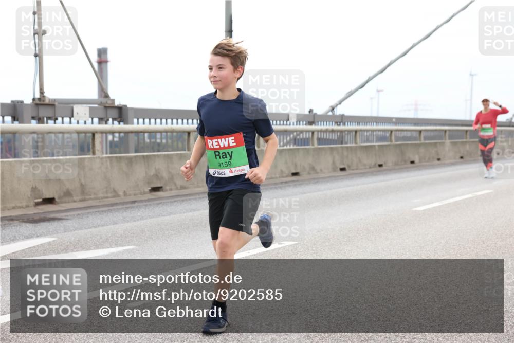 03.10.2025 - Köhlbrandbrückenlauf Lena Gebhardt http://msf.ph/oto/9202585 03.10.2025 15:49:35 Position 2 9159 meine-sportfotos.de