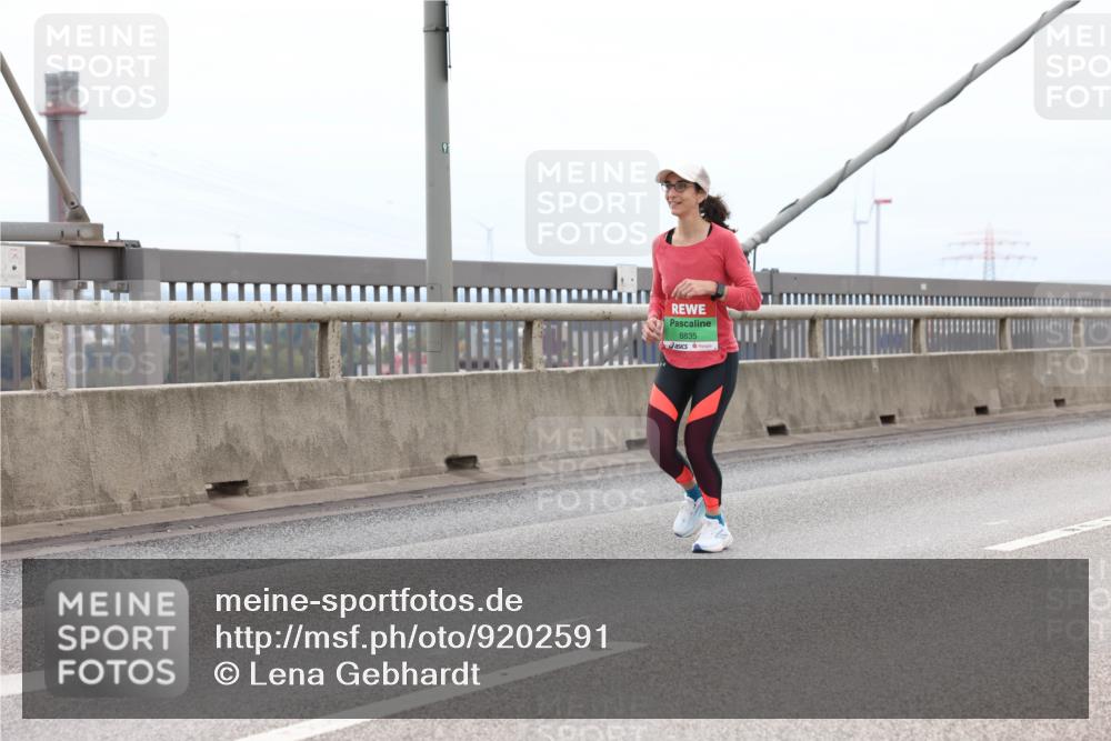 03.10.2025 - Köhlbrandbrückenlauf Lena Gebhardt http://msf.ph/oto/9202591 03.10.2025 15:49:38 Position 2 91, 8835 meine-sportfotos.de