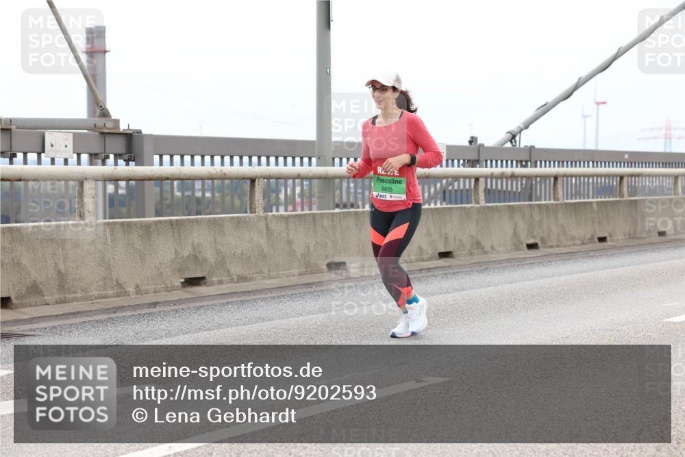 03.10.2025 - Köhlbrandbrückenlauf Lena Gebhardt http://msf.ph/oto/9202593 03.10.2025 15:49:38 Position 2 91, 8835 meine-sportfotos.de