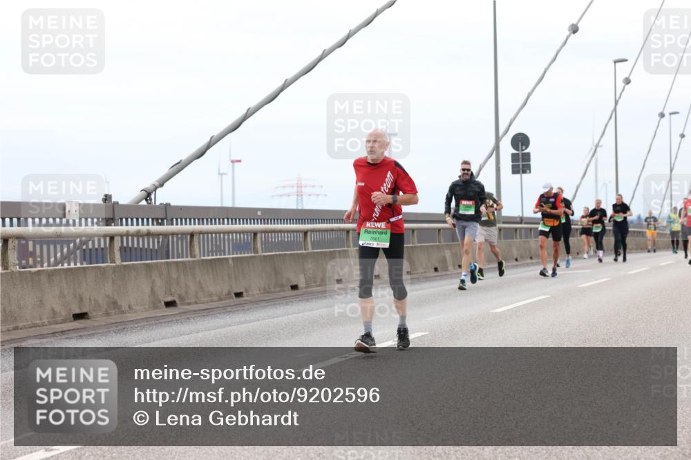 03.10.2025 - Köhlbrandbrückenlauf Lena Gebhardt http://msf.ph/oto/9202596 03.10.2025 15:49:40 Position 2 7661 meine-sportfotos.de