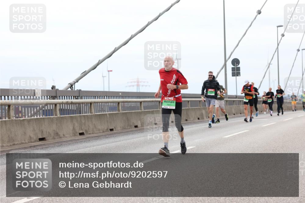 03.10.2025 - Köhlbrandbrückenlauf Lena Gebhardt http://msf.ph/oto/9202597 03.10.2025 15:49:40 Position 2 7661 meine-sportfotos.de