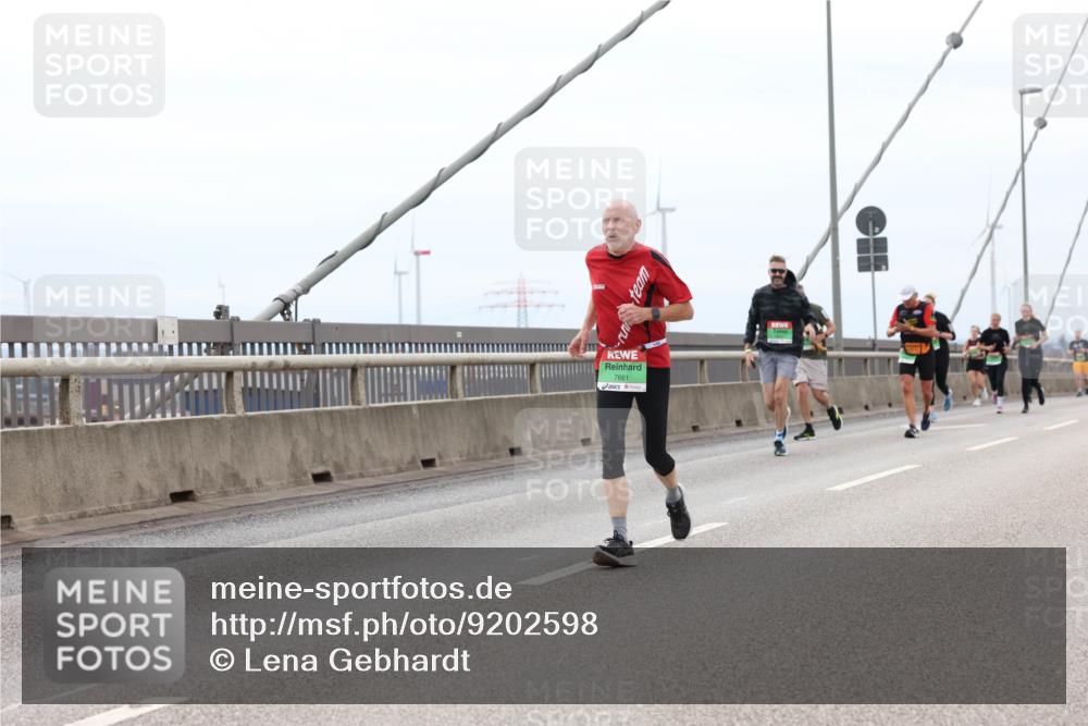 03.10.2025 - Köhlbrandbrückenlauf Lena Gebhardt http://msf.ph/oto/9202598 03.10.2025 15:49:40 Position 2 7661 meine-sportfotos.de