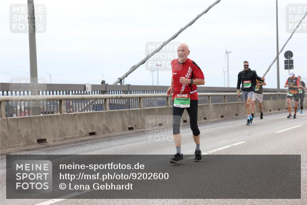 03.10.2025 - Köhlbrandbrückenlauf Lena Gebhardt http://msf.ph/oto/9202600 03.10.2025 15:49:40 Position 2 91, 7661 meine-sportfotos.de